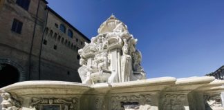 Fontana Masini, nessun atto vandalico ha danneggiato il monumento (FOTO)