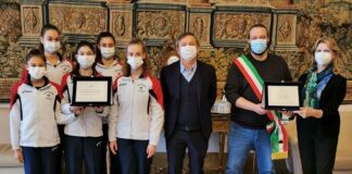 Le atlete della Ginnastica Estense e il tecnico nazionale Livia Ghetti premiate in Comune