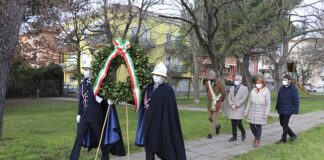 Ieri cerimonia ufficiale davanti al monumento “Ai Caduti nei Lager 1943-1945”