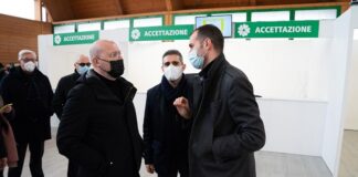 Il Presidente della Regione Emilia-Romagna, Stefano Bonaccini, in visita al Pala Ponti, nuova sede vaccinale per Parma, esempio virtuoso di sinergia tra Enti