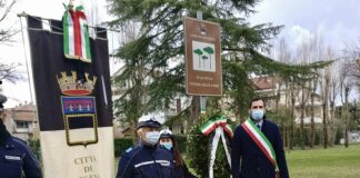 Giorno del Ricordo, il Sindaco Enzo Lattuca depone una corona commemorativa nel giardino dedicato alle vittime delle foibe (FOTO)