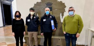 Cento volontari impiegati per la distribuzione dei buoni spesa