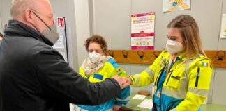 Covid. Il presidente Bonaccini in visita ai centri vaccinali di Mercato Saraceno (FC) e all’hub alla Fiera di Cesena