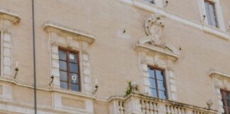 Helbiz e Trenitalia estendono la loro partnership per una mobilità integrata, condivisa, sicura e sostenibile