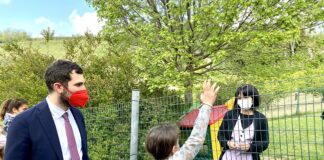 Educazione civica, tra i banchi con il Sindaco per conoscere la democrazia (FOTO)