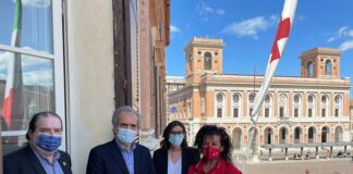 Forlì: Croce Rossa; bandiera issata in Comune