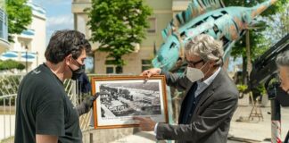 Un omaggio a Rimini, al sogno e al mare: a San Giuliano mare una nuova installazione artistica regalata dal privato alla città