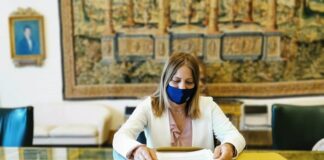 Negozi e vetrine di proprietà comunale, in arrivo riduzione dei canoni e concessione di quattro locali a costo calmierato