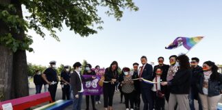 Contro l’omofobia: panchine arcobaleno al Novisad