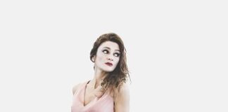 Il 6 ottobre al Teatro Galli viaggio a Cuba con Cristina Zavalloni e i solisti della Wunderkammerorchestra