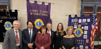 Soci e ospiti dei club ‘Ferrara Diamanti’ e ‘Ferrara Ducale’ riuniti per la serata di apertura dell’Anno Lionistico 2021-2022