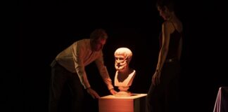 “Tabù. Ho fatto colazione con il latte alle ginocchia” il 4 novembre al Teatro degli Atti