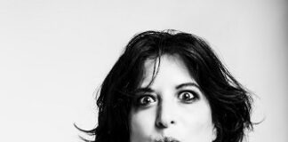 Con “#Pourparler” di Annagaia Marchioro questa sera torna la stand-up a Bologna