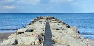 Misano: manutenzione dei pennelli frangiflutti