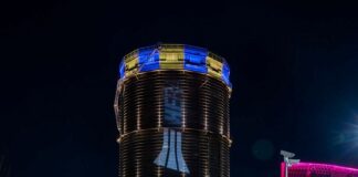 Hera: a Bologna il gasometro illuminato in solidarietà al popolo ucraino