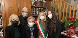 Cattolica, momento di festa per la centenaria Rina Righi