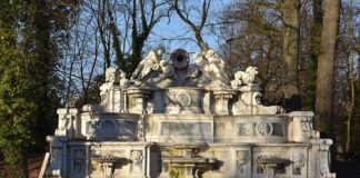 Restauro della fontana del Trianon