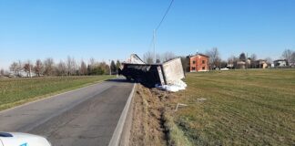 Provincia di Modena: Nonantola, mezzo pesante esce di strada lungo la sp14