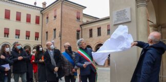 Lapide rievoca la storia della Cella del Tasso a Ferrara