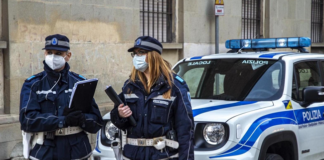 Polizia locale: controllati oltre 100 green pass nella serata di venerdì in diversi esercizi pubblici del centro (bar e ristoranti)