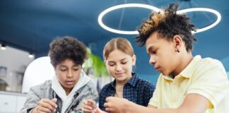 Gli studenti cesenati a scuola di robotica nei locali di Casa Bufalini (FOTO)