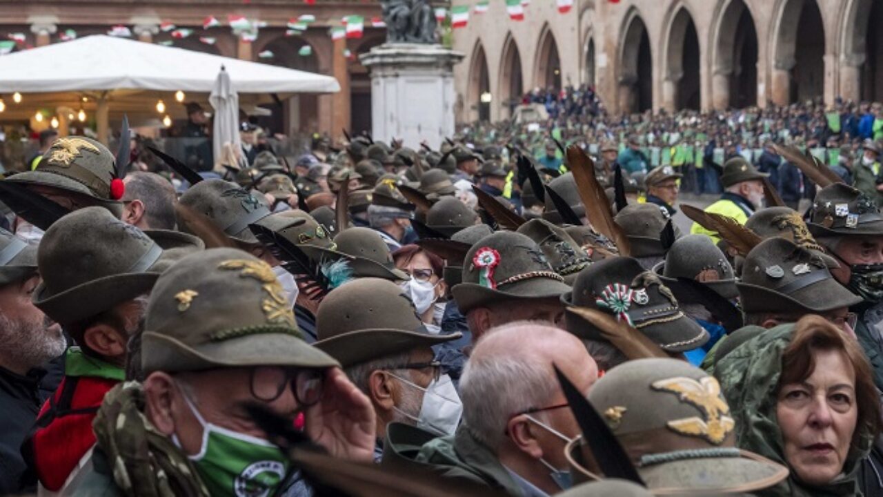 Il cappello con la penna, gli alpini fra curiosità e mostre