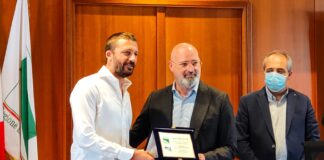 Sport. Stefano Bonaccini premia il Modena Calcio, neopromosso in Serie B