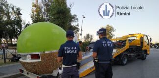 Operava in una posizione non autorizzata e in pessime condizioni igienico sanitarie