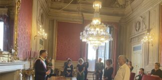 Il sindaco Matteo Lepore ha consegnato la Turrita d’Argento a Ursula Patzak