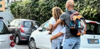 Monopattino sanzionato: circolava trasportando i due figli minori