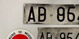 Altera la targa del furgone, già sotto sequestro