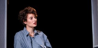 “L’estinzione della razza umana” il 10 ottobre al Teatro Filodrammatici di Piacenza