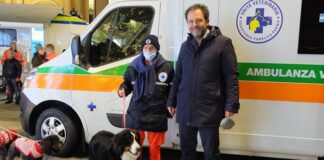 “A-Mici Cani”, foto ricordo sotto l’Albero della Piazza