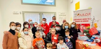 AROP e Rinascita Basket Rimini regalano un Natale di gioia ai piccoli pazienti