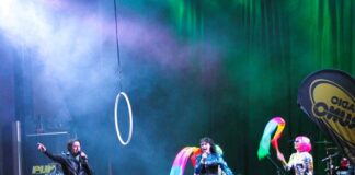 Cattolica, piazza Roosevelt gremita per il benvenuto in musica al 2023