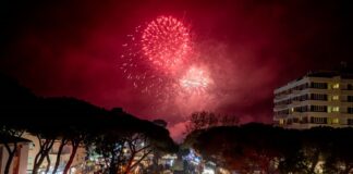 Pienone nell centro di Riccione per il concertone