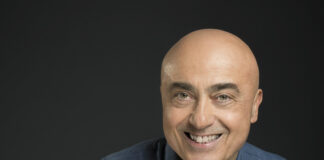 “Andavo ai 100 all’ora”: giovedì 12 gennaio al Teatro Galli il nuovo spettacolo di Paolo Cevoli