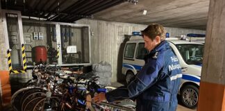 Oggetti smarriti e rinvenuti a Cesena, tra i beni “dimenticati” anche una fonte battesimale (FOTO)