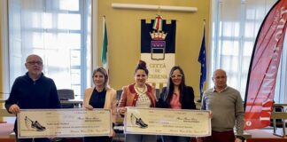 Le WiR Cesena consegnano ai centri donna di Cesena e Cesenatico due assegni da 4 di mila euro