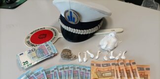 Rischia incidente con la Polizia locale, fermato spacciatore
