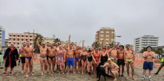 A Misano Adriatico si rinnova la tradizione del Tuffo della Befana