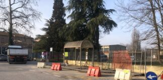 A Malborghetto una nuova fermata accessibile, con piattaforma rialzata e segnaletica tattile