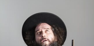 Vinicio Capossela: CON I TASTI CHE CI ABBIAMO – TREDICI CANZONI URGENTI IN TEATRO, il tour del nuovo album