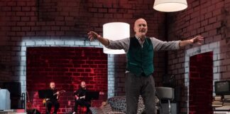 Al Teatro Diego Fabbri di Forlì il 9 aprile Claudio Bisio in “La mia vita raccontata male”