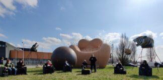 Scomparsa di Gaetano Pesce. a Ferrara dal 2021 la sua opera “Maestà sofferente”