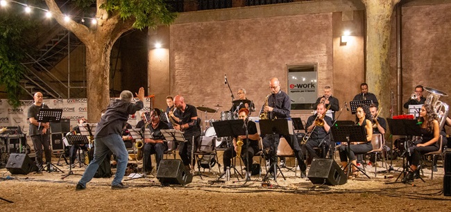 festival Crossroads: il 14 aprile concerto di Sarti Big Band a Modena