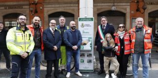 In via Emilia centro un nuovo defibrillatore per la città