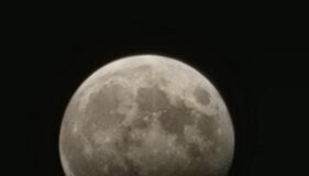 “Over the moon” il 9 maggio al Teatro Dehon di Bologna