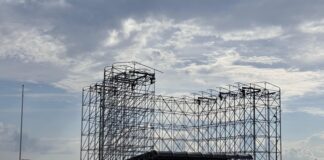 Il concerto dei Modena City Ramblers sabato 1 giugno tiene a battesimo il grande palco di piazzale Roma