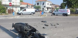 Frontale tra moto e auto su via Cervese, deceduto il centauro 21enne (FOTO)